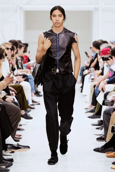 Look 40